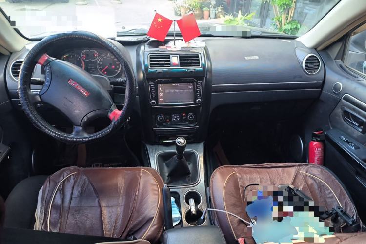 Used Haval H5 Classic 2015 2.0T Diesel Manual Two-Wheel Drive Entry-Level Version Center Console