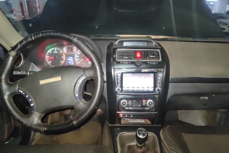 Used Haval H5 Classic 2015 2.0T Diesel Manual 4x4 Ambition Model Center Console