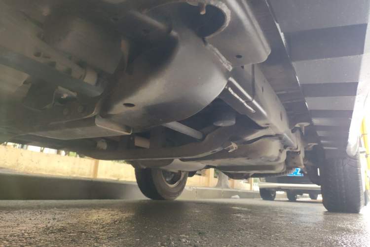 Used Haval H5 Classic 2015 2.0T Diesel Manual Two-Wheel Drive Entry-Level Version Chassis Front Left