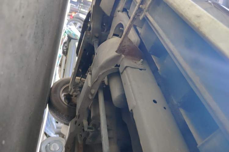 Used Haval H5 Classic 2015 2.0T Diesel Manual Two-Wheel Drive Entry-Level Version Chassis Front Left