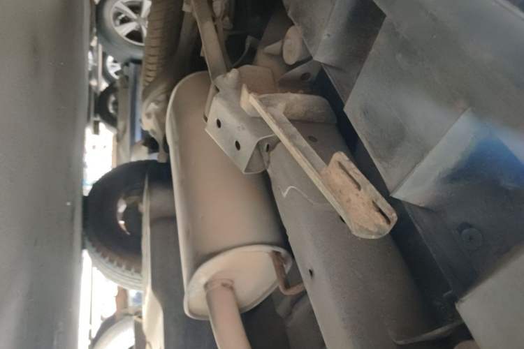 Used Haval H5 Classic 2015 2.0T Diesel Manual Two-Wheel Drive Entry-Level Version Chassis Front Right