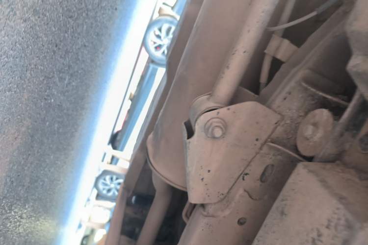 Used Haval H5 Classic 2015 2.0T Diesel Manual Two-Wheel Drive Entry-Level Version Chassis Rear Right