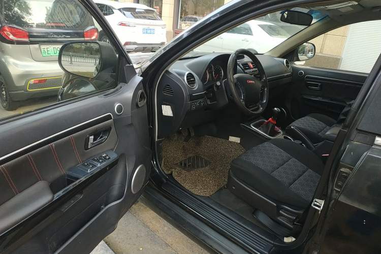 Used Haval H5 Classic 2015 2.0T Manual Two-Wheel Drive Advanced Version Driver Seat