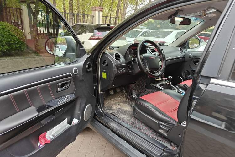 Used Haval H5 Classic 2015 2.0L Manual Two-Wheel Drive Entry-Level Trim Driver Seat
