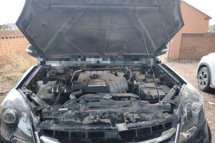 Used Haval H5 Classic 2015 2.0T Diesel Automatic 4x4 Advanced Trim Engine Bay