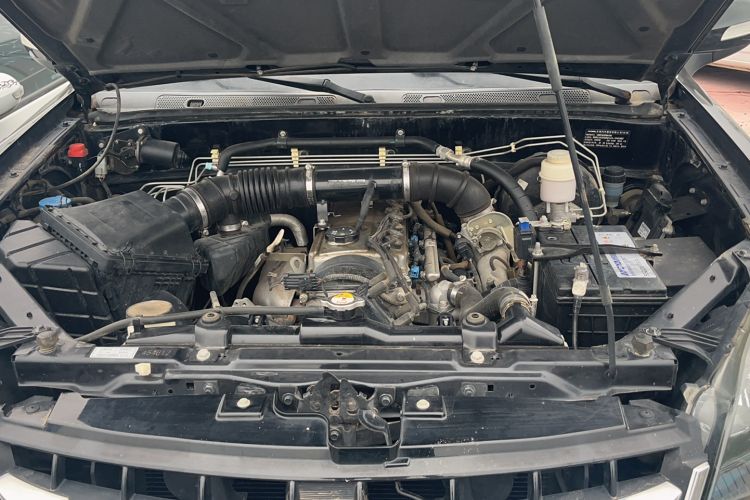Used Haval H5 Classic 2015 2.0L Manual Two-Wheel Drive Entry-Level Trim Engine Bay