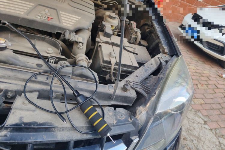 Used Haval H5 Classic 2015 2.0T Manual 4x4 Elite Edition Engine Bay Left