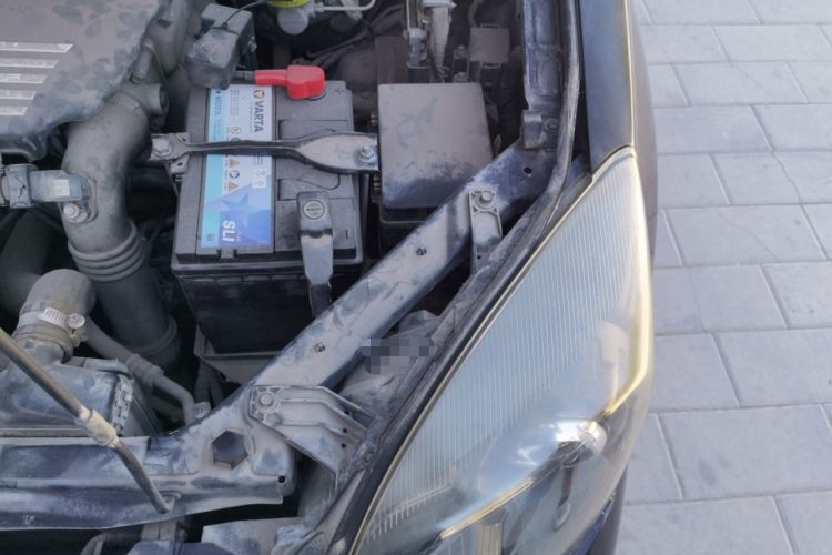 Used Haval H5 Classic 2015 2.0T Manual 4x4 Elite Edition Engine Bay Left