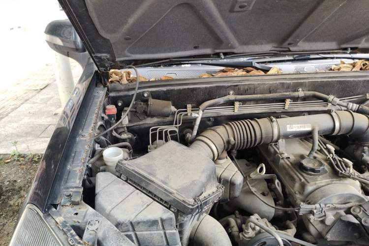 Used Haval H5 Classic 2015 2.0L Manual Two-Wheel Drive Entry-Level Trim Engine Bay Right