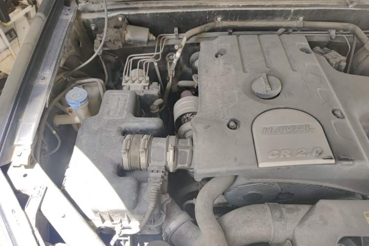 Used Haval H5 Classic 2015 2.0T Diesel Manual Two-Wheel Drive Entry-Level Version Engine Bay Right