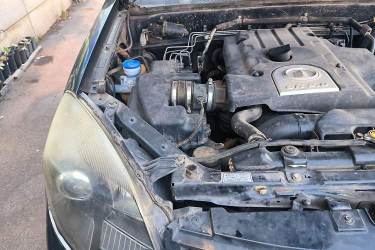 Used Haval H5 Classic 2015 2.0T Diesel Manual Two-Wheel Drive Entry-Level Version Engine Bay Right