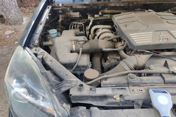 Used Haval H5 Classic 2015 2.0T Manual 4x4 Elite Edition Engine Bay Right