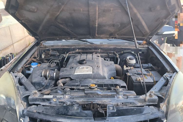 Used Haval H5 Classic 2015 2.0T Diesel Manual Two-Wheel Drive Entry-Level Version Engine Bay