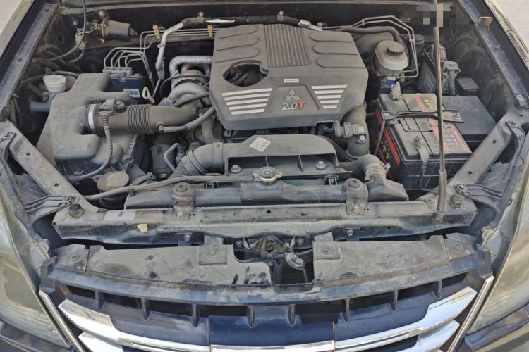Used Haval H5 Classic 2015 2.0T Manual Two-Wheel Drive Elite Version Engine Bay