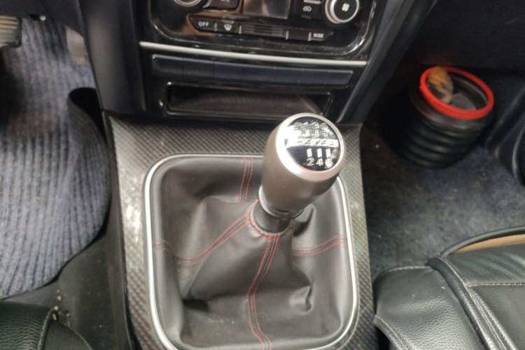 Used Haval H5 Classic 2015 2.0T Diesel Manual Two-Wheel Drive Entry-Level Version Gear Lever