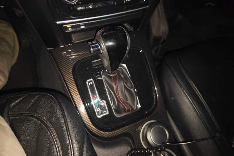 Used Haval H5 Classic 2015 2.0T Diesel Automatic 4x4 Advanced Trim Gear Lever