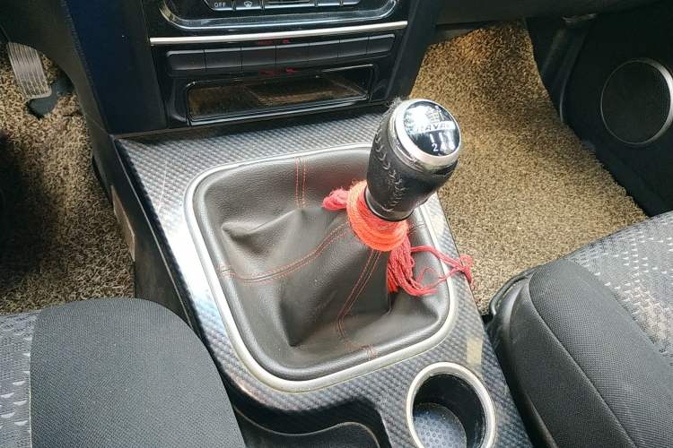 Used Haval H5 Classic 2015 2.0T Manual Two-Wheel Drive Advanced Version Gear Lever