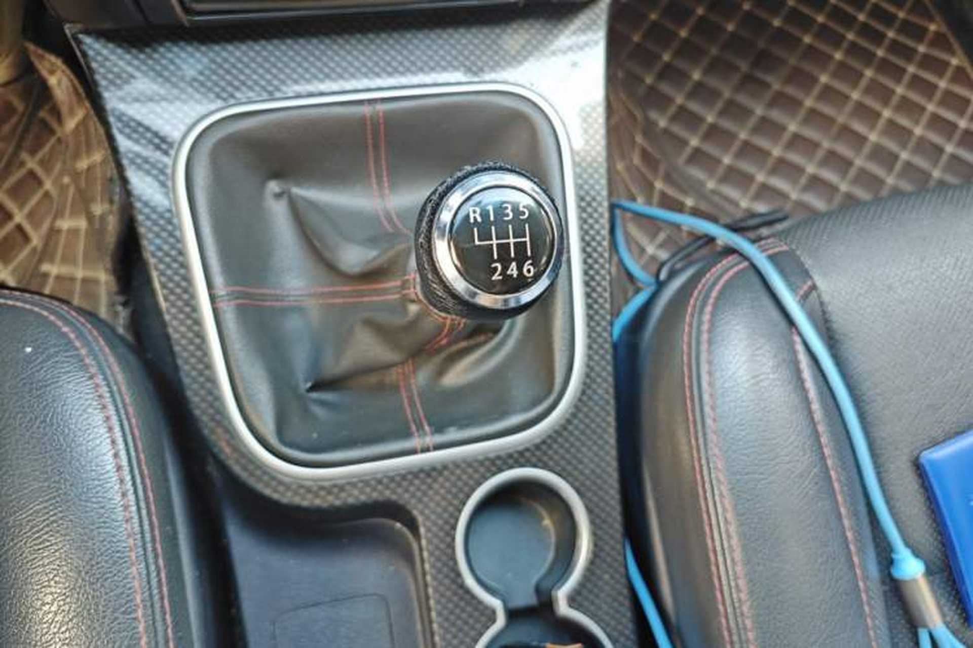 Used Haval H5 Classic 2015 2.0T Manual Two-Wheel Drive Elite Version Gear Lever