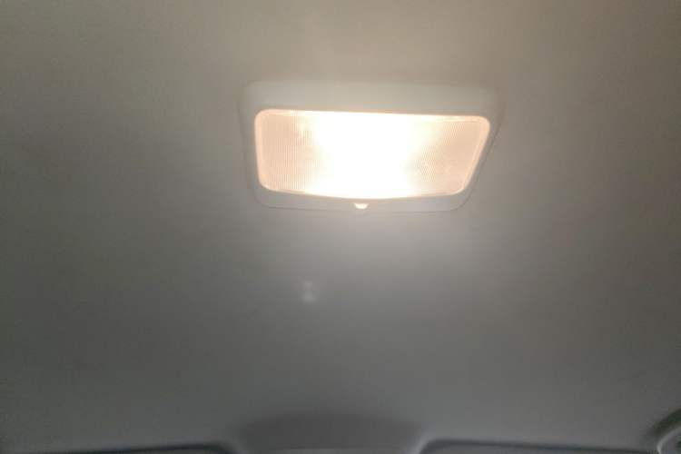 Used Haval H5 Classic 2015 2.0L Manual Two-Wheel Drive Entry-Level Trim Headliner