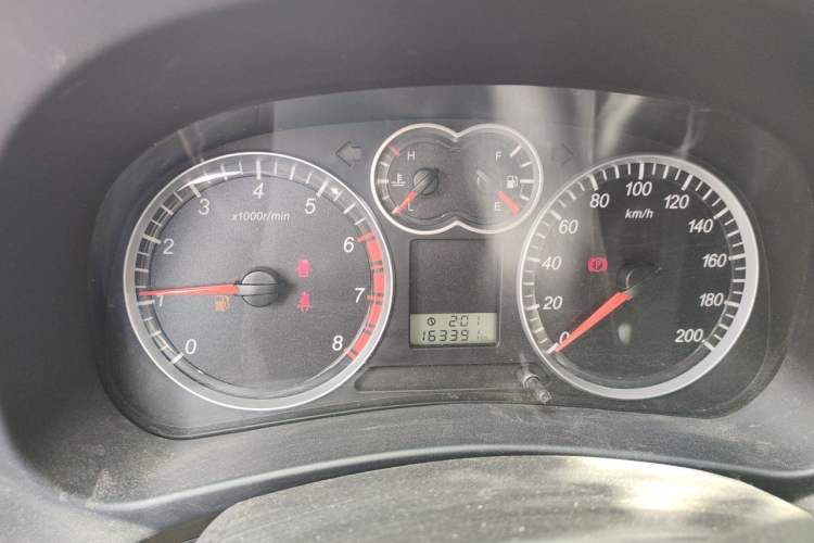 Used Haval H5 Classic 2015 2.0L Manual Two-Wheel Drive Entry-Level Trim Instrument Cluster