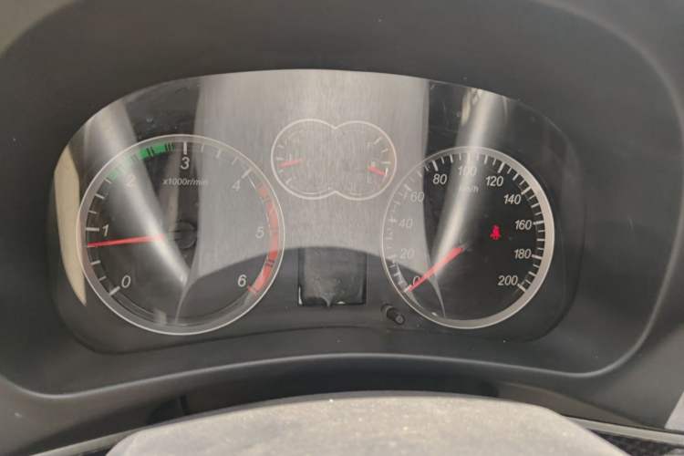 Used Haval H5 Classic 2015 2.0T Diesel Manual Two-Wheel Drive Entry-Level Version Instrument Cluster
