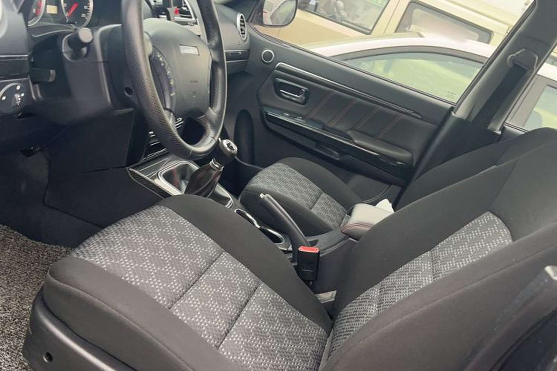 Used Haval H5 Classic 2015 2.0L Manual Two-Wheel Drive Entry-Level Trim Interior 1