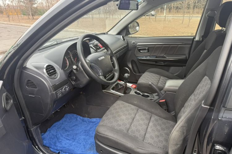 Used Haval H5 Classic 2015 2.0T Manual 4x4 Advanced Trim Interior 1