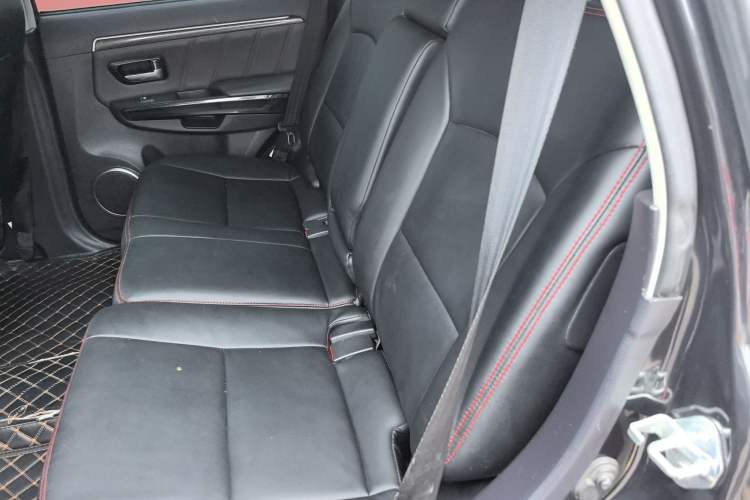 Used Haval H5 Classic 2015 2.0T Diesel Manual 4x4 Ambition Model Interior 1