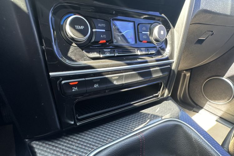 Used Haval H5 Classic 2015 2.0T Manual 4x4 Elite Edition Interior 10