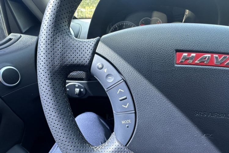 Used Haval H5 Classic 2015 2.0T Manual 4x4 Elite Edition Interior 12