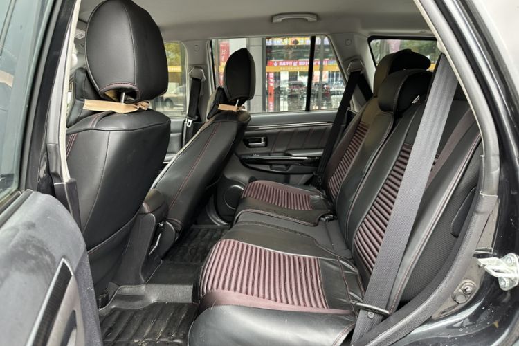 Used Haval H5 Classic 2015 2.0L Manual Two-Wheel Drive Entry-Level Trim Interior 2