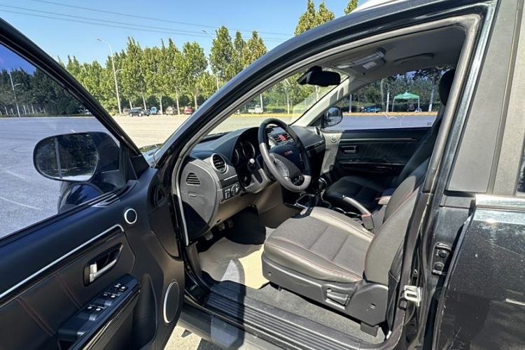 Used Haval H5 Classic 2015 2.0T Manual 4x4 Elite Edition Interior 2