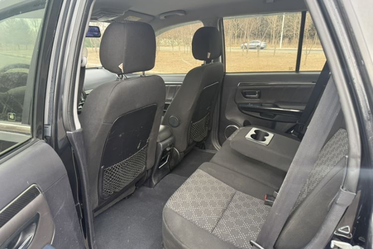 Used Haval H5 Classic 2015 2.0T Manual 4x4 Advanced Trim Interior 2