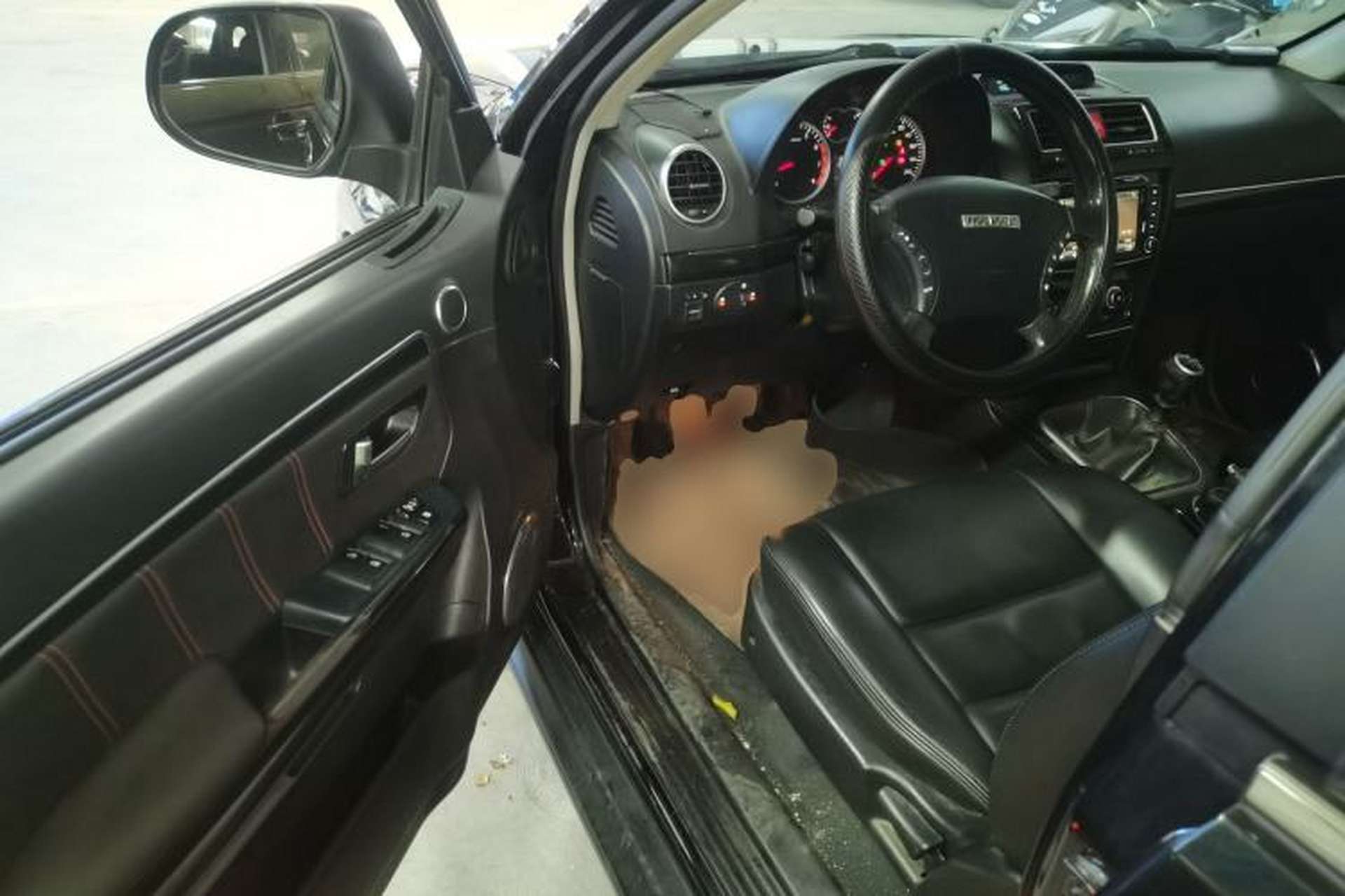 Used Haval H5 Classic 2015 2.0T Manual Two-Wheel Drive Advanced Version Interior 3