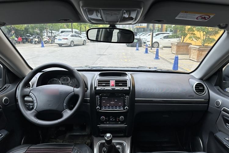 Used Haval H5 Classic 2015 2.0L Manual Two-Wheel Drive Entry-Level Trim Interior 3