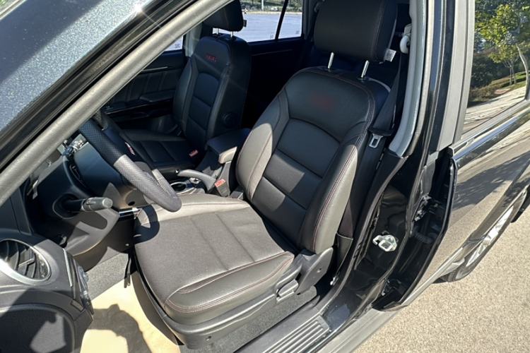 Used Haval H5 Classic 2015 2.0T Manual 4x4 Elite Edition Interior 3