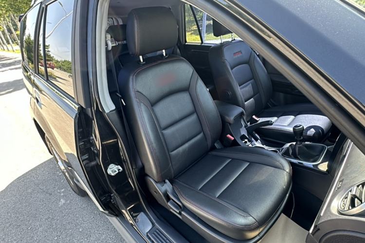 Used Haval H5 Classic 2015 2.0T Manual 4x4 Elite Edition Interior 4