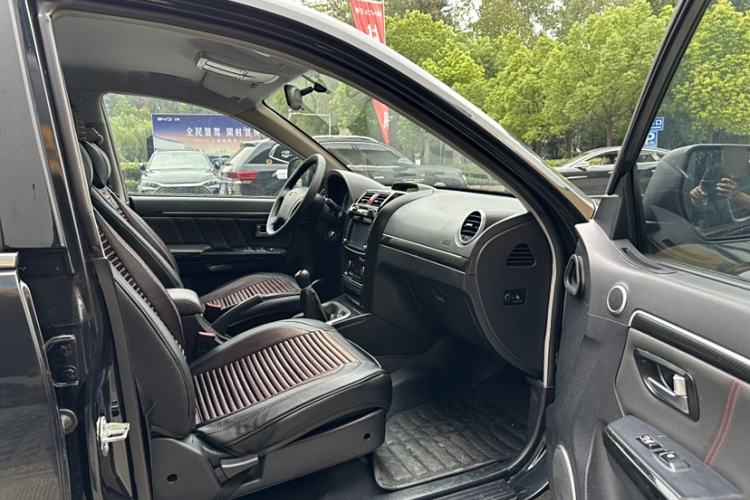 Used Haval H5 Classic 2015 2.0L Manual Two-Wheel Drive Entry-Level Trim Interior 5