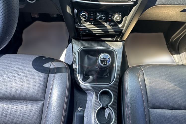 Used Haval H5 Classic 2015 2.0T Manual 4x4 Elite Edition Interior 8