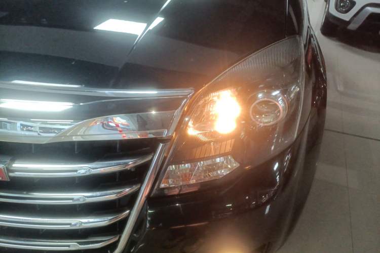 Used Haval H5 Classic 2015 2.0L Manual Two-Wheel Drive Entry-Level Trim Left Front Headlight