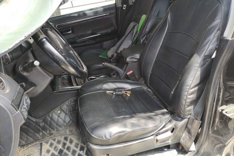 Used Haval H5 Classic 2015 2.0L Manual Two-Wheel Drive Entry-Level Trim Left Front Seat