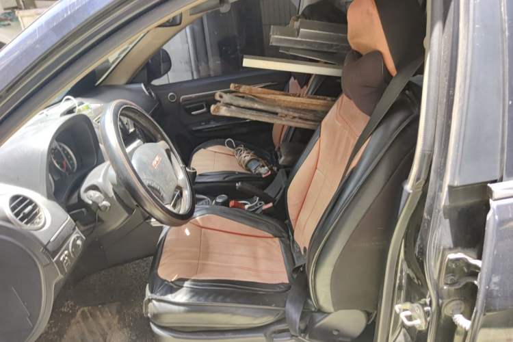Used Haval H5 Classic 2015 2.0T Diesel Manual Two-Wheel Drive Entry-Level Version Left Front Seat