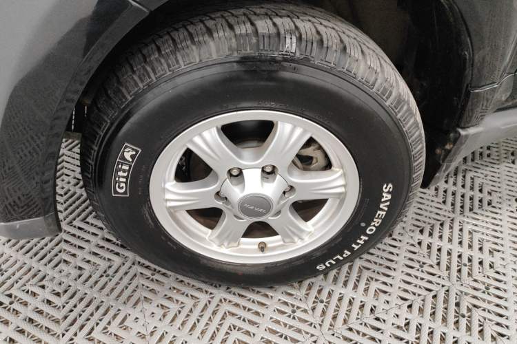 Used Haval H5 Classic 2015 2.0T Manual 4x4 Elite Edition Left Front Wheel Hub