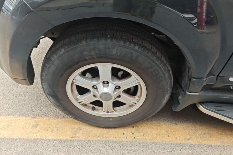 Used Haval H5 Classic 2015 2.0L Manual Two-Wheel Drive Entry-Level Trim Left Front Wheel Hub