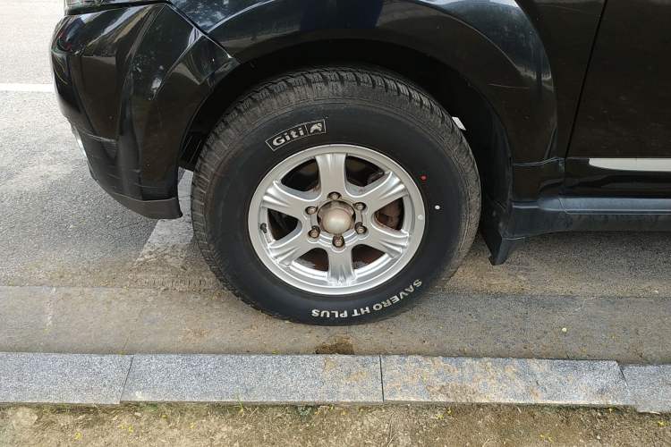 Used Haval H5 Classic 2015 2.0T Manual Two-Wheel Drive Advanced Version Left Front Wheel Hub