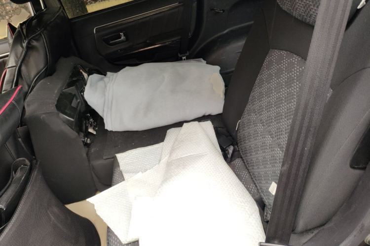 Used Haval H5 Classic 2015 2.0T Diesel Manual Two-Wheel Drive Entry-Level Version Left Rear Seat
