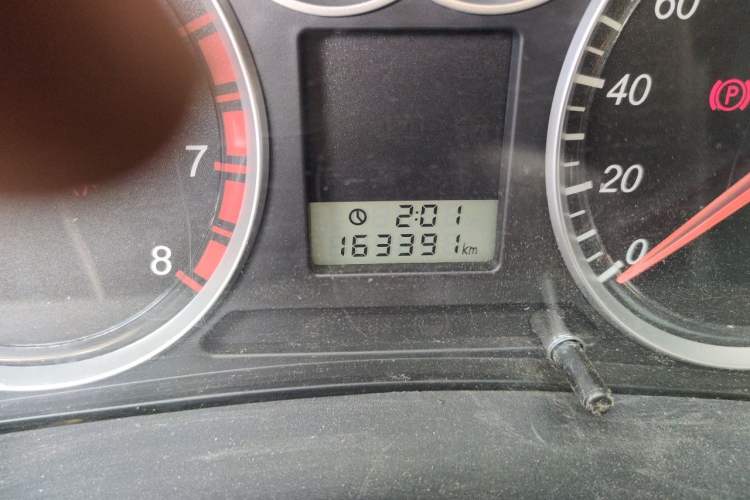 Used Haval H5 Classic 2015 2.0L Manual Two-Wheel Drive Entry-Level Trim Odometer Close Up