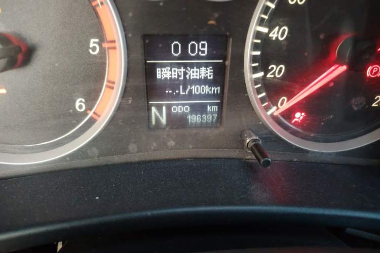 Used Haval H5 Classic 2015 2.0T Diesel Automatic 4x4 Advanced Trim Odometer Close Up