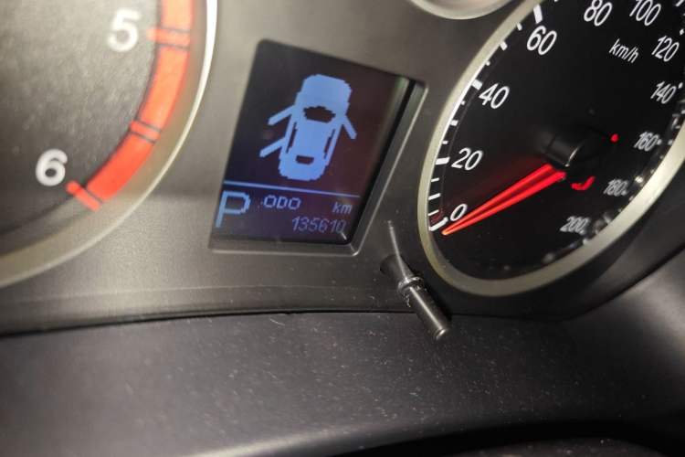 Used Haval H5 Classic 2015 2.0T Diesel Automatic 4x4 Advanced Trim Odometer Close Up