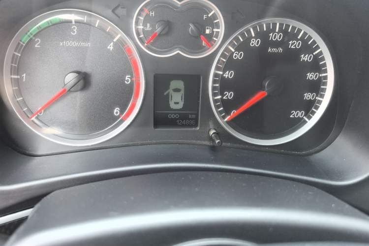 Used Haval H5 Classic 2015 2.0T Diesel Manual 4x4 Ambition Model Odometer Close Up